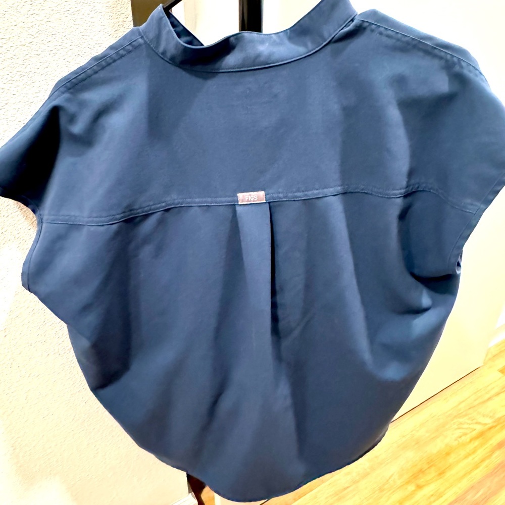 FIGS Rafaela over sized scrub top, used a few times, great condition.